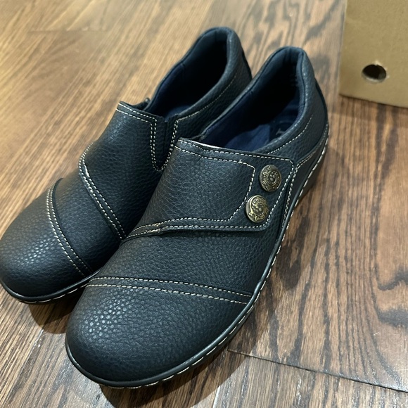 Elegant Navy Blue Leather Loafers - Picture 2 of 4